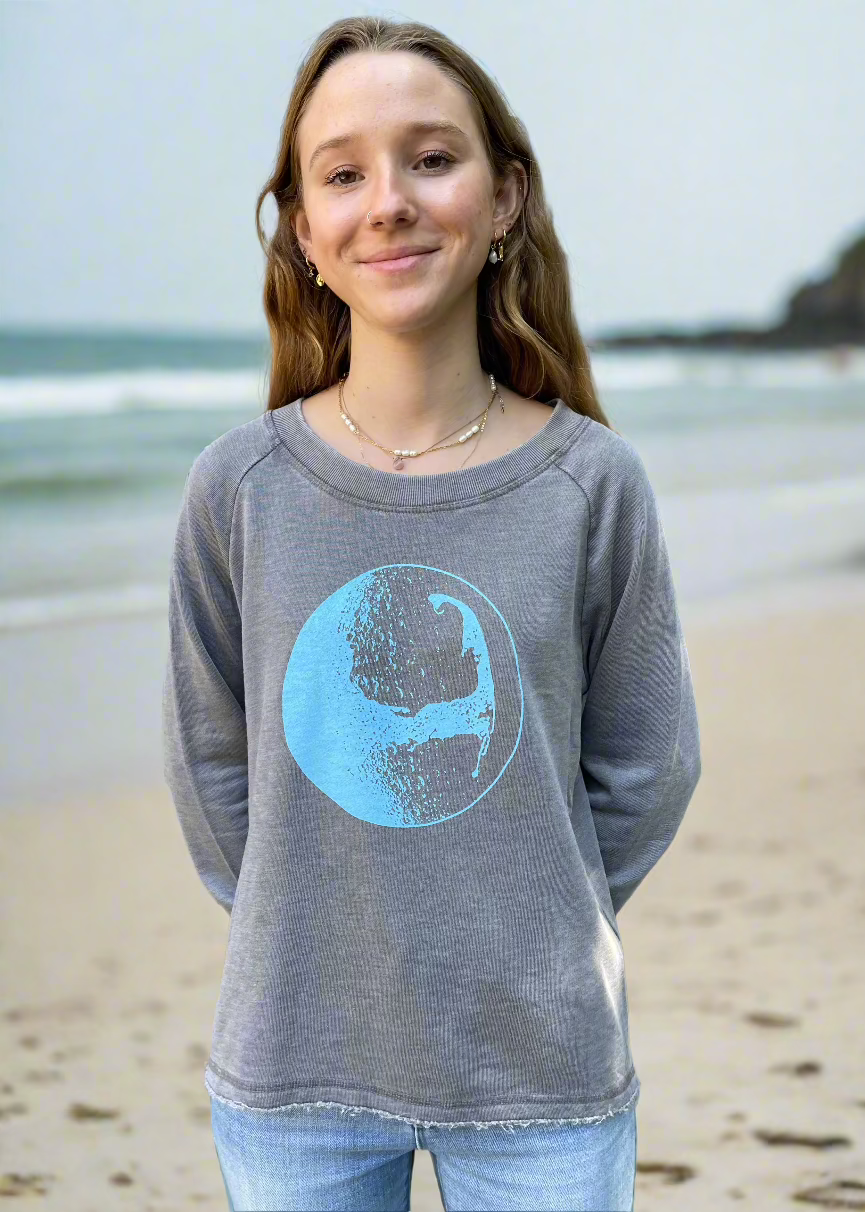 Cape Moon Pullover